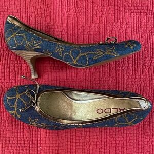 ALDO Denim & Gold Round Toe Pump 2.5” Heel Size 8/38